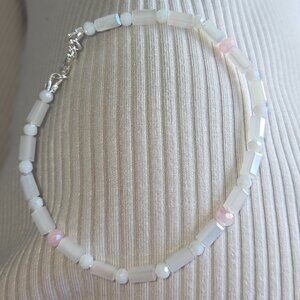 Pink and white glass beaded bracelet
